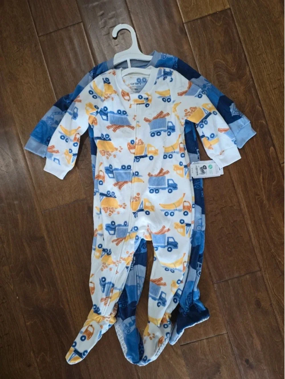 18m brand new fleece pajamas from carter's item.197G5